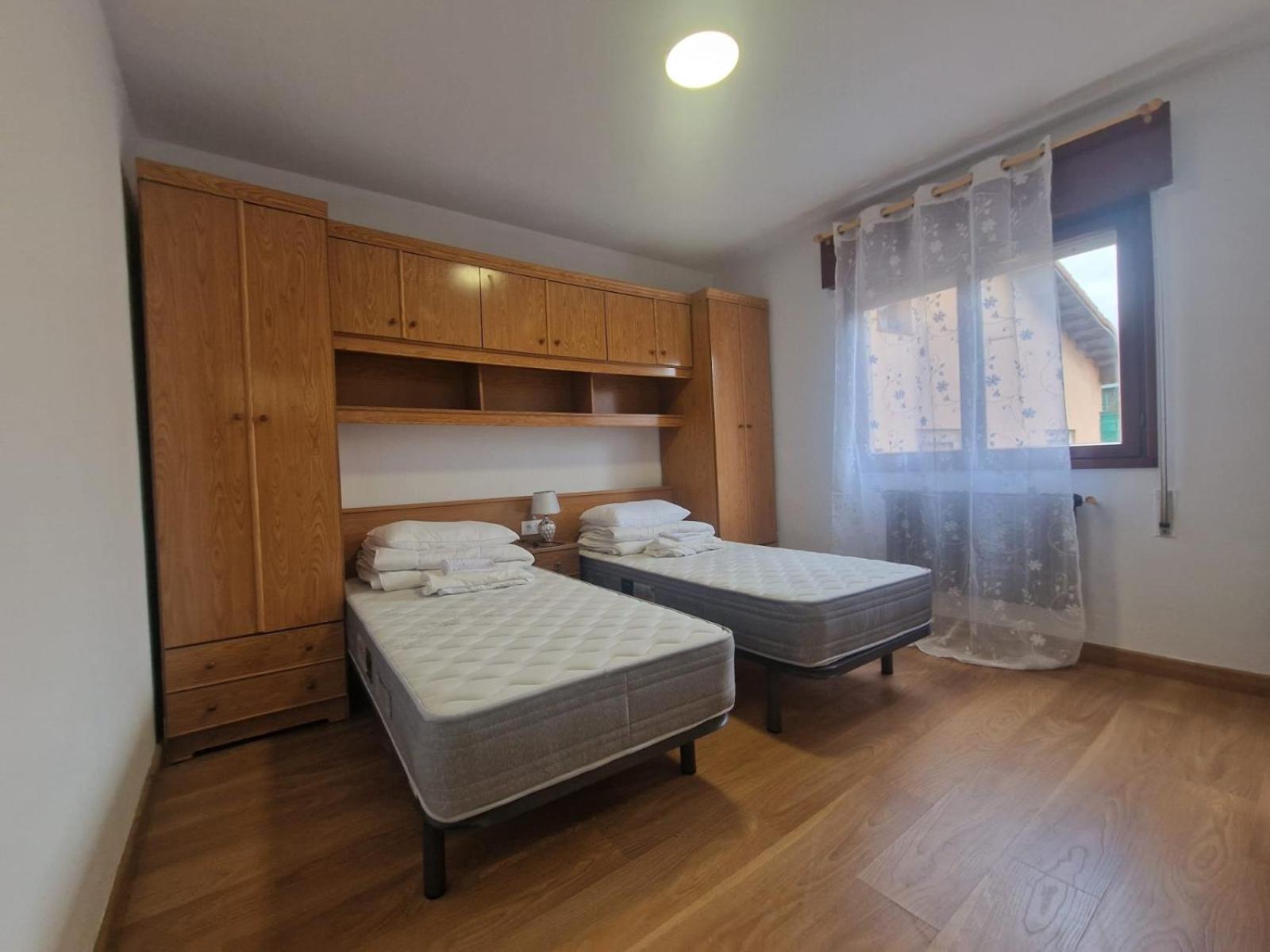 Apartamento Centrico Лянес Екстериор снимка