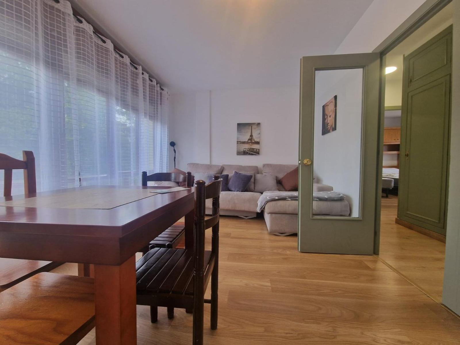 Apartamento Centrico Лянес Екстериор снимка